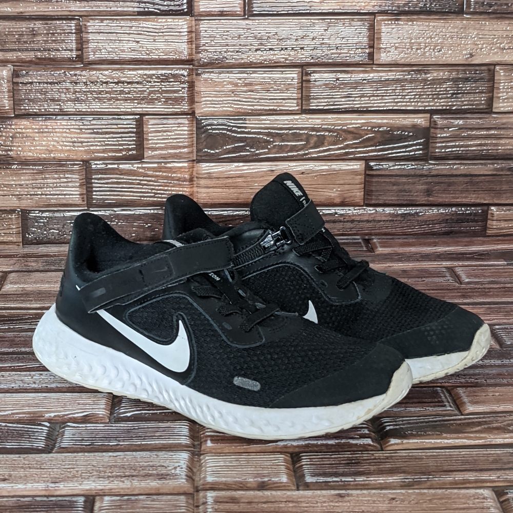 Nike Revolution Flyease - Kids 3